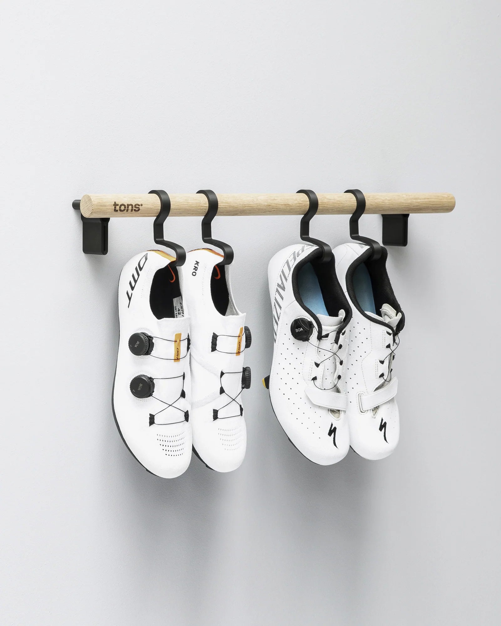 Tonnen Bar C . 2x Schuhe