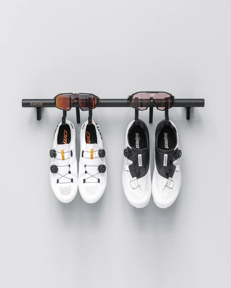 Tons Bar E . 2x Gläser + 2x Schuhe