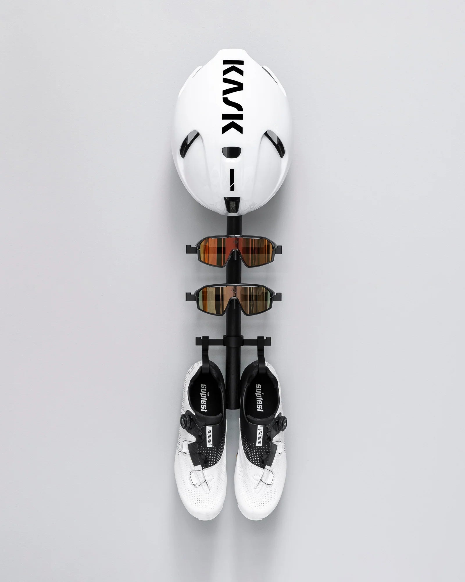 Tons Studio Rack C. Schuhe + 2x Brillen + Helm Mattschwarz
