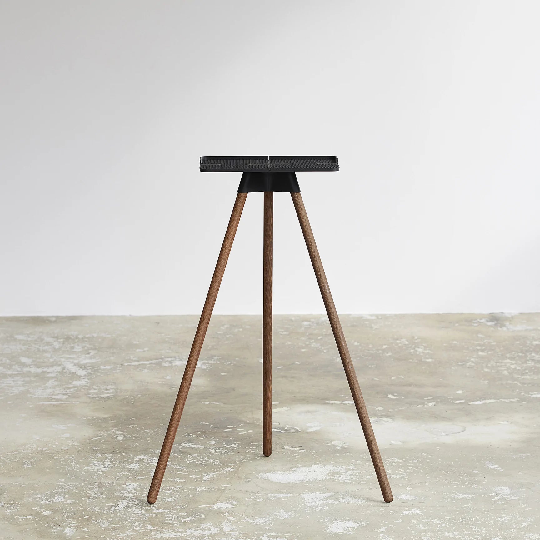 Tons Studio Laptop Race Table Wildeiche